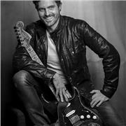 Clases de guitarra electrica, acústica, española y ukelele por titulado superior